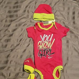 NWT Nike 3 pc baby girl onesie, hat, socks